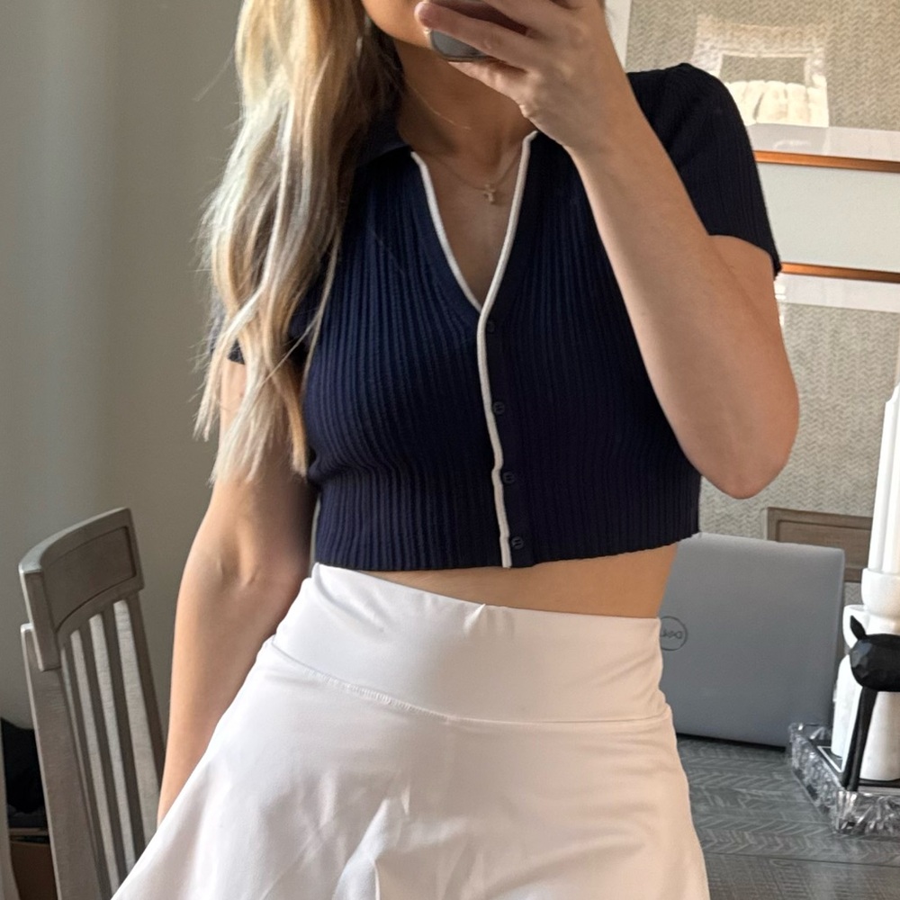 Navy & White Ribbed Old Money Preppy Style Button-Up Crop Top - Picture 11 of 13